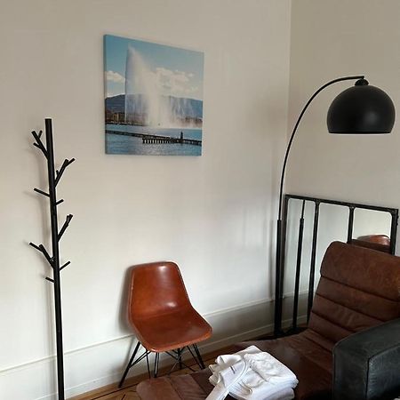 Double Bedroom & Kitchen - Perle Du Lac, Genève Extérieur photo