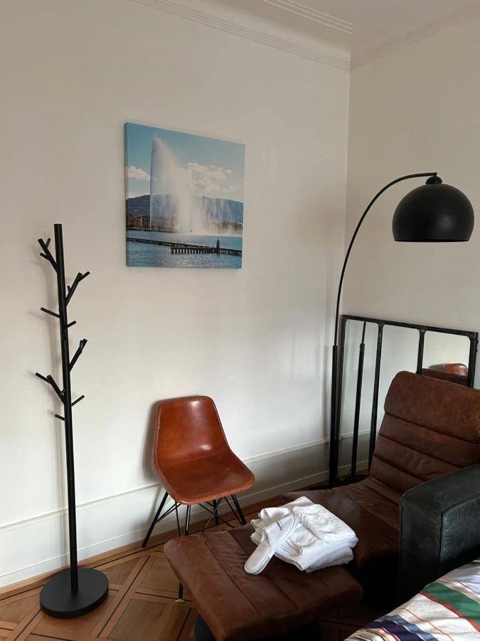 Double Bedroom & Kitchen - Perle Du Lac, Genève Extérieur photo